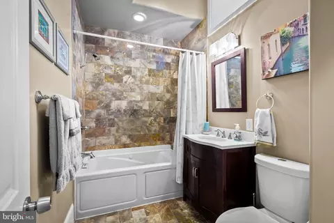 Bath - 642 E Fort Ave, Baltimore, MD 21230 photo 3 of 6