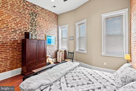 Bedroom - 642 E Fort Ave, Baltimore, MD 21230 photo 2 of 5