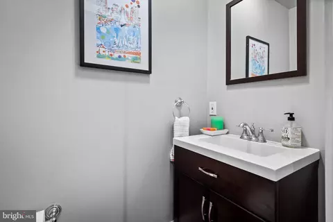 Bath - 642 E Fort Ave, Baltimore, MD 21230 photo 1 of 6