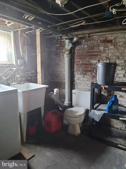 Bath - 1209 Scott St, Baltimore, MD 21230 photo 1 of 5