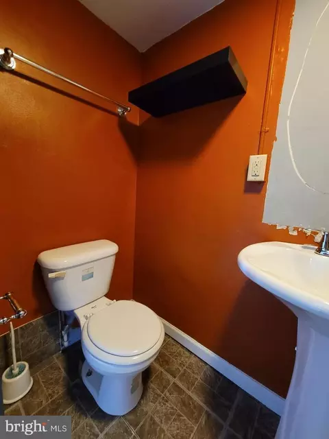 Bath - 1209 Scott St, Baltimore, MD 21230 photo 5 of 5