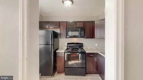 Entry Way - 1102 Gleneagle Rd, Baltimore, MD 21239 photo 1 of 3