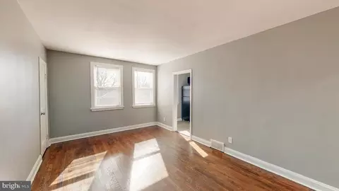 Entry Way - 1102 Gleneagle Rd, Baltimore, MD 21239 photo 3 of 3