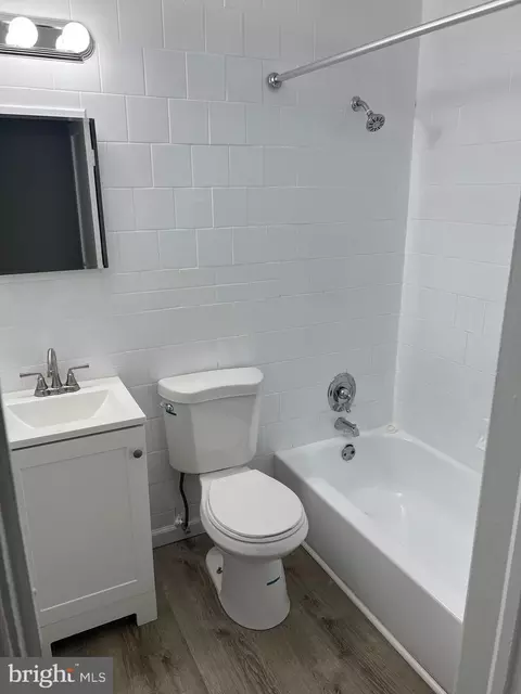 Bath - 1102 Gleneagle Rd, Baltimore, MD 21239 photo 1 of 1