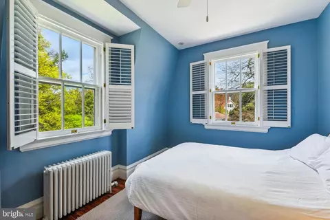 Bedroom - 205 Ridgewood Rd, Baltimore, MD 21210 photo 6 of 6