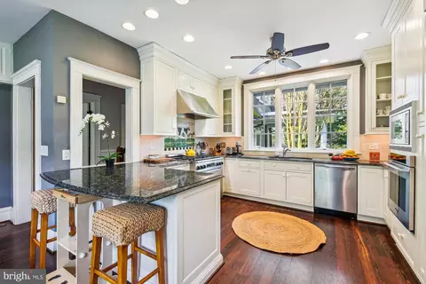 Kitchen - 205 Ridgewood Rd, Baltimore, MD 21210 photo 3 of 6