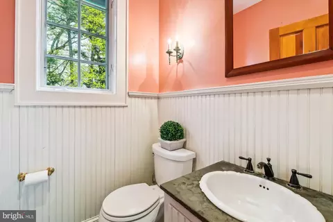 Bath - 205 Ridgewood Rd, Baltimore, MD 21210 photo 1 of 5
