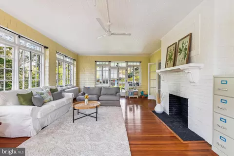 Living - 205 Ridgewood Rd, Baltimore, MD 21210 photo 6 of 9