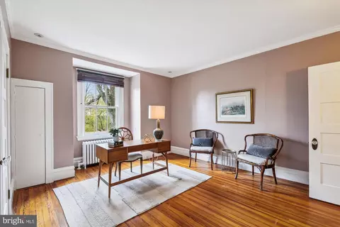 Living - 205 Ridgewood Rd, Baltimore, MD 21210 photo 8 of 9