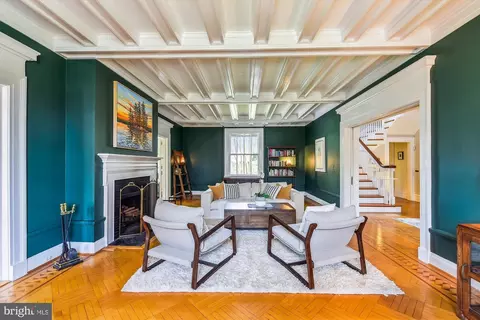 Living - 205 Ridgewood Rd, Baltimore, MD 21210 photo 3 of 9