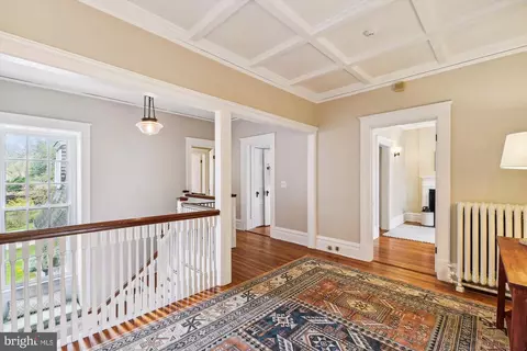 Entry Way - 205 Ridgewood Rd, Baltimore, MD 21210 photo 6 of 7