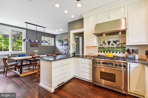 Kitchen - 205 Ridgewood Rd, Baltimore, MD 21210 photo 4 of 6
