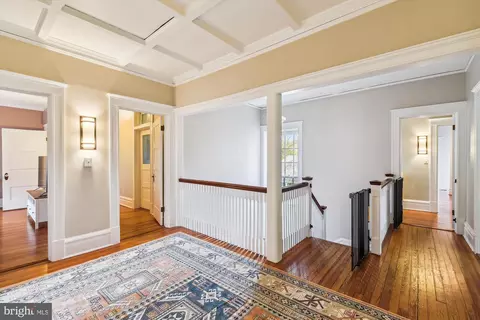 Entry Way - 205 Ridgewood Rd, Baltimore, MD 21210 photo 5 of 7