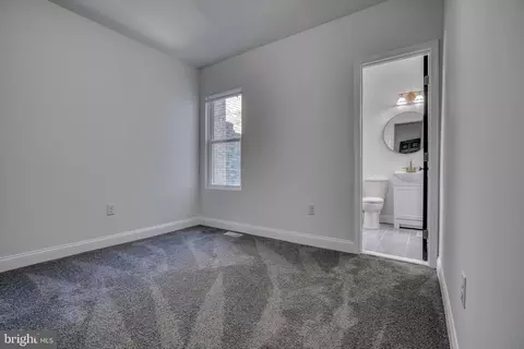Entry Way - 1645 Ruxton Ave, Baltimore, MD 21216 photo 11 of 17