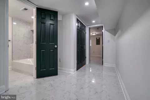 Entry Way - 1645 Ruxton Ave, Baltimore, MD 21216 photo 16 of 17