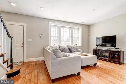 515 Kingston Rd, Baltimore, MD 21229 photo 4