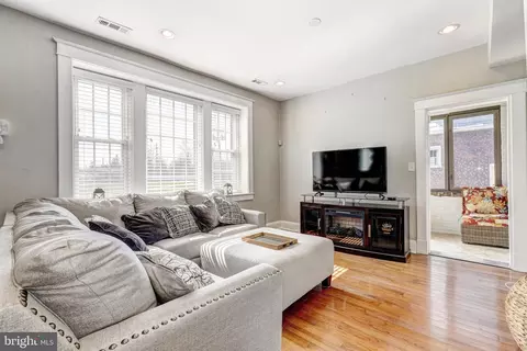 515 Kingston Rd, Baltimore, MD 21229 photo 5
