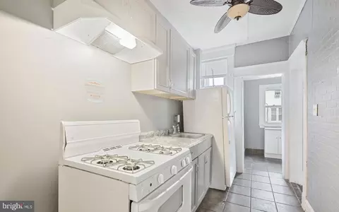Entry Way - 2636 W Franklin St, Baltimore, MD 21223 photo 8 of 16