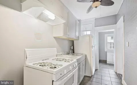 Entry Way - 2636 W Franklin St, Baltimore, MD 21223 photo 9 of 16