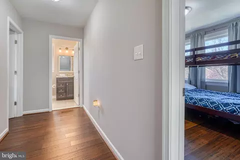 Entry Way - 3503 Dennlyn Rd, Baltimore, MD 21215 photo 14 of 15