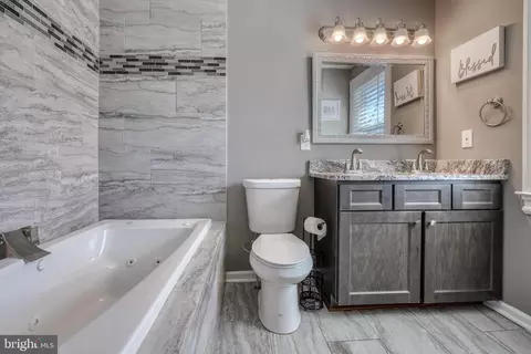 Bath - 3503 Dennlyn Rd, Baltimore, MD 21215 photo 6 of 11