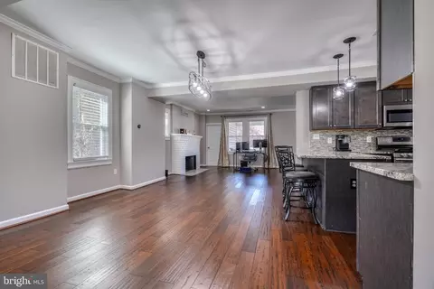 Entry Way - 3503 Dennlyn Rd, Baltimore, MD 21215 photo 11 of 15