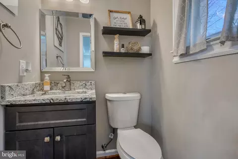 Bath - 3503 Dennlyn Rd, Baltimore, MD 21215 photo 1 of 11
