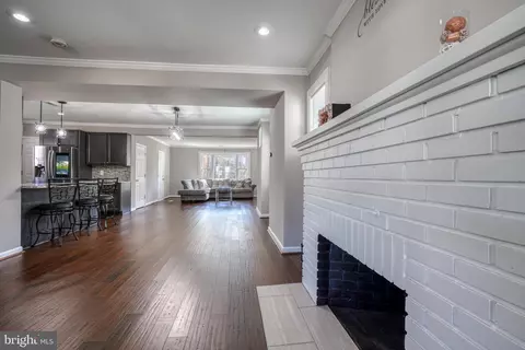Entry Way - 3503 Dennlyn Rd, Baltimore, MD 21215 photo 1 of 15