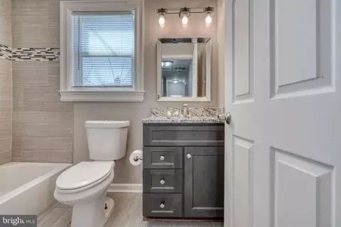 Bath - 3503 Dennlyn Rd, Baltimore, MD 21215 photo 2 of 11