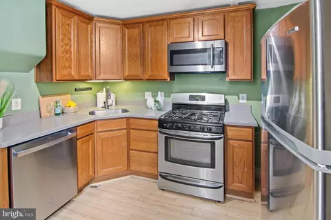 Kitchen - 2302 Duker Ct, Baltimore, MD 21224 photo 2 of 4