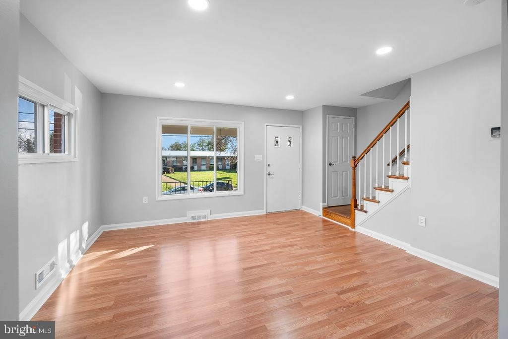 536 S Beechfield Ave, Baltimore, MD 21229 photo 4
