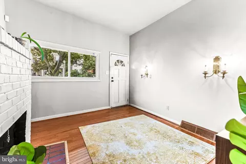 Entry Way - 3445 Hickory Ave, Baltimore, MD 21211 photo 3 of 4