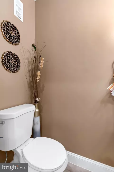Bath - 1536 Gleneagle Rd, Baltimore, MD 21239 photo 1 of 4