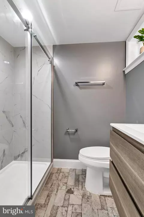 Bath - 1536 Gleneagle Rd, Baltimore, MD 21239 photo 4 of 4
