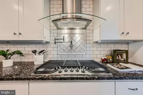Kitchen - 1929 Eastern Ave, Baltimore, MD 21231 photo 7 of 8