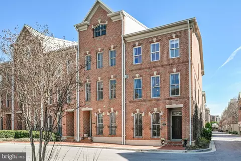 2319 Boston St #6, Baltimore, MD 21224