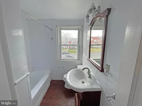 Bath - 1326 Walker Ave, Baltimore, MD 21239 photo 1 of 2