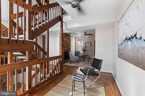 Entry Way - 637 Stirling St, Baltimore, MD 21202 photo 2 of 3