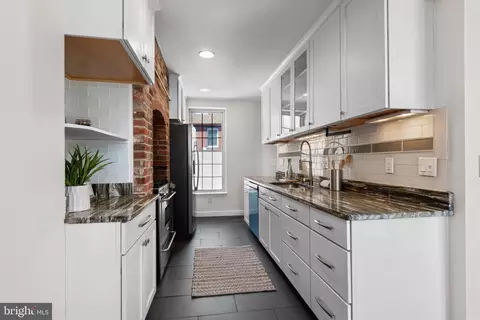 Entry Way - 637 Stirling St, Baltimore, MD 21202 photo 1 of 3