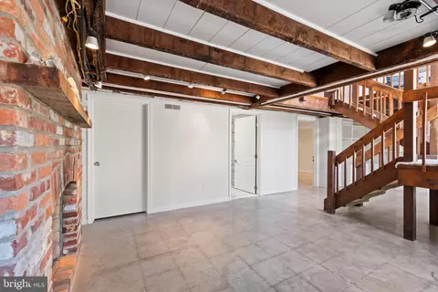 Entry Way - 637 Stirling St, Baltimore, MD 21202 photo 3 of 3