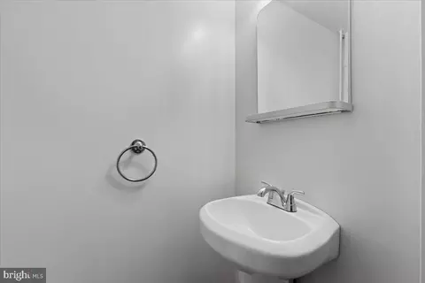 Bath - 303 Scott St, Baltimore, MD 21230 photo 1 of 4