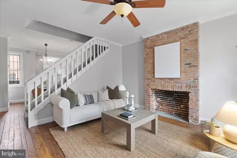 Living - 303 Scott St, Baltimore, MD 21230 photo 1 of 3