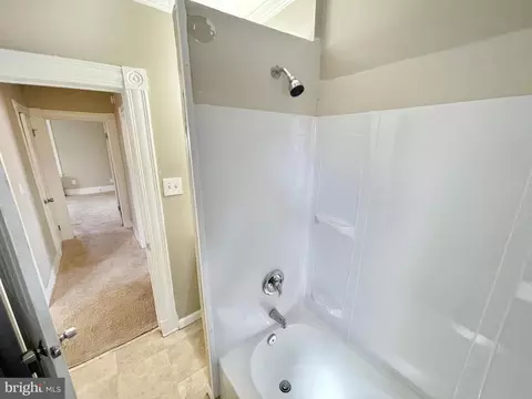 Entry Way - 5013 Catalpha Rd, Baltimore, MD 21214 photo 1 of 3