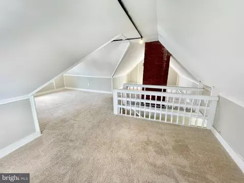 Entry Way - 5013 Catalpha Rd, Baltimore, MD 21214 photo 2 of 3