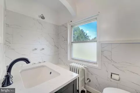 Bath - 328 Taplow Rd, Baltimore, MD 21212 photo 4 of 4