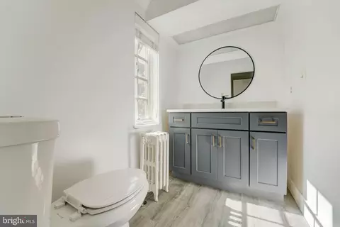 Bath - 328 Taplow Rd, Baltimore, MD 21212 photo 2 of 4