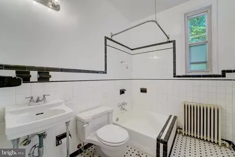 Bath - 328 Taplow Rd, Baltimore, MD 21212 photo 1 of 4