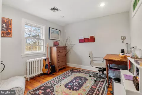 Bedroom - 300 Kerneway, Baltimore, MD 21212 photo 5 of 8