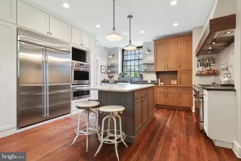 Kitchen - 300 Kerneway, Baltimore, MD 21212 photo 5 of 5