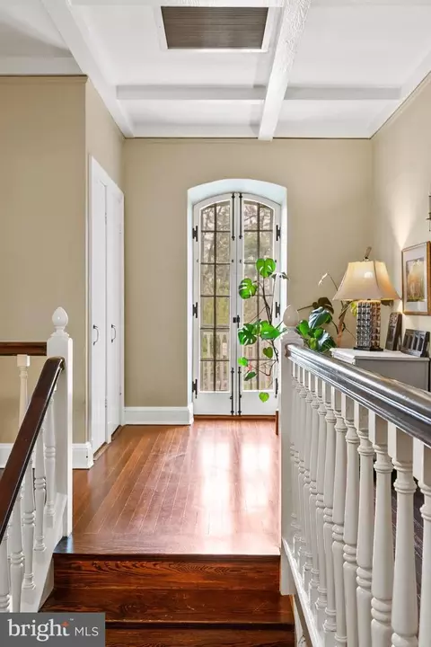 Entry Way - 300 Kerneway, Baltimore, MD 21212 photo 4 of 4